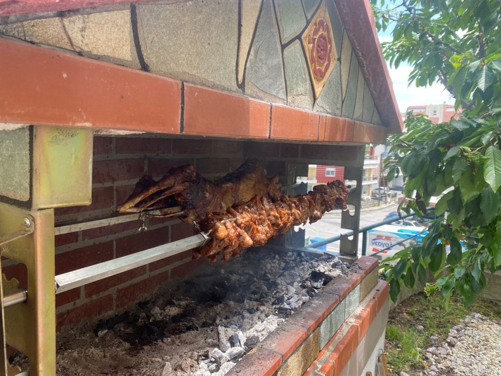 Σχάρες και Σούβλες 2023